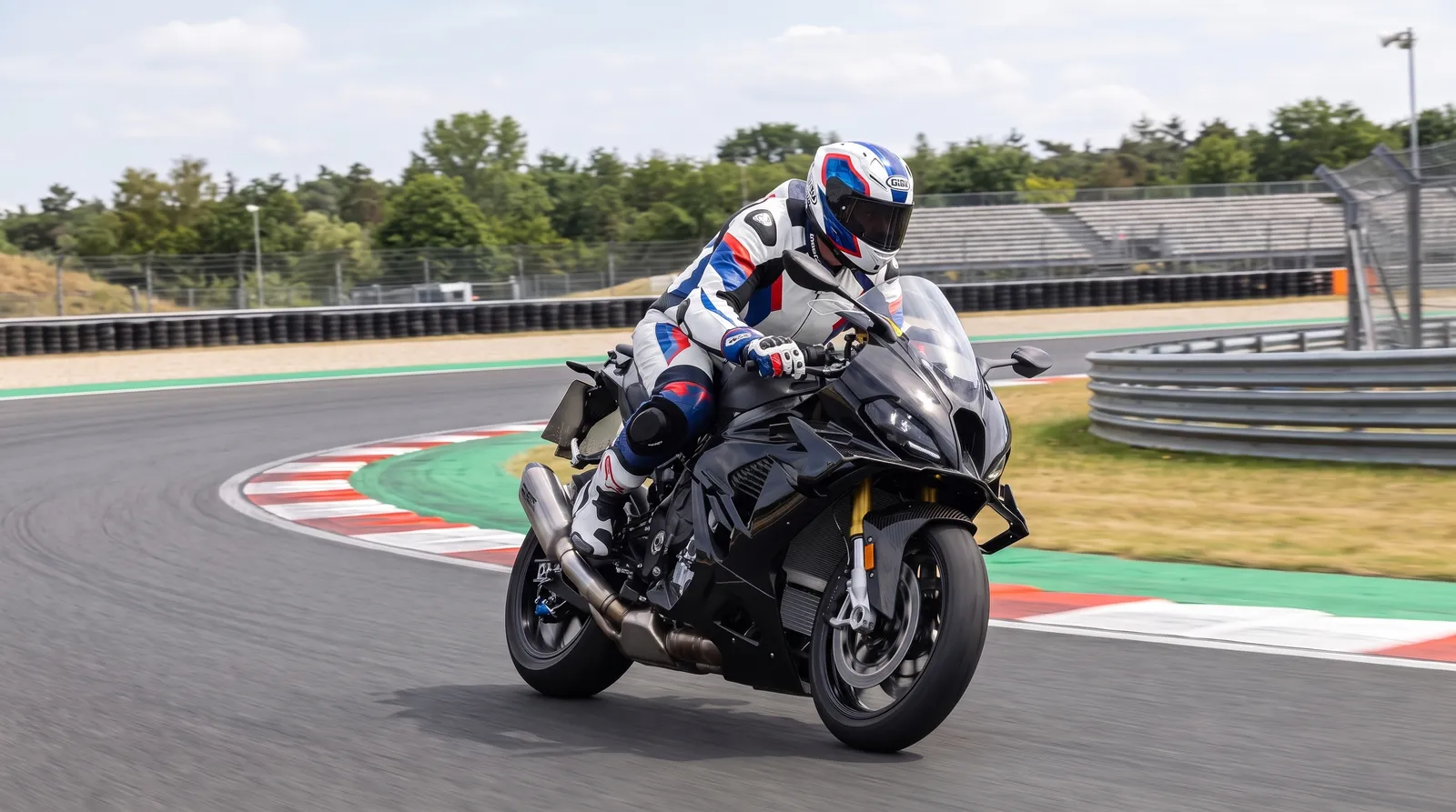 Neue BMW S 1000 RR 2027: Erste Testfahrten auf der Nürburgring-Nordschleife